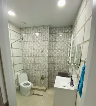 ქირავდება 3 ოთახიანი ბინა 55მ² 12/15 სართ თბილისი