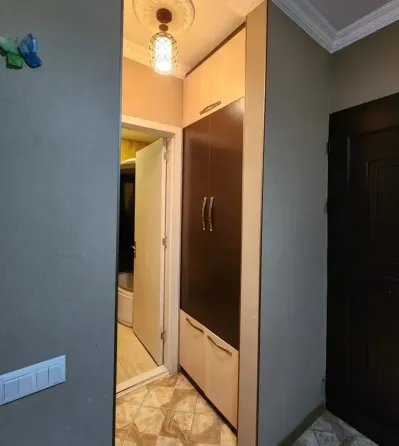 ქირავდება 3 ოთახიანი ბინა 100მ² 8/23 სართ თბილისი