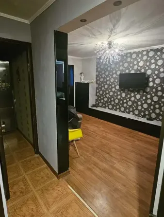 Apartments For Rent three-room 75м² 1/5 floor Tbilisi