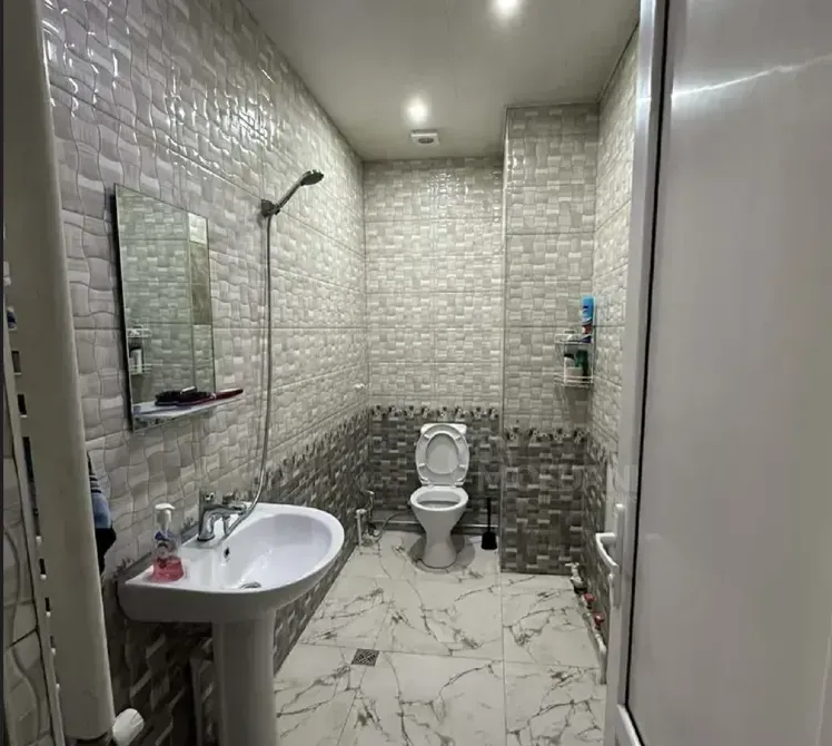 Сдам 3-комн. квартиру 68м² 1/4 эт. Тбилиси - изображение 2