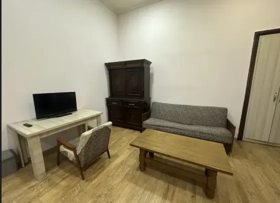 ქირავდება 1 ოთახიანი ბინა 65მ² 2/3 სართ თბილისი