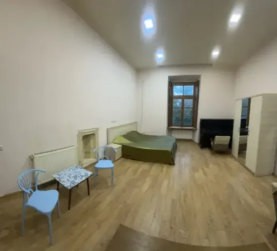 ქირავდება 1 ოთახიანი ბინა 65მ² 2/3 სართ თბილისი