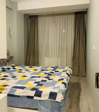 ქირავდება 2 ოთახიანი ბინა 50მ² 4/7 სართ თბილისი