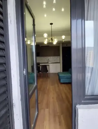 ქირავდება 2 ოთახიანი ბინა 50მ² 10/11 სართ თბილისი