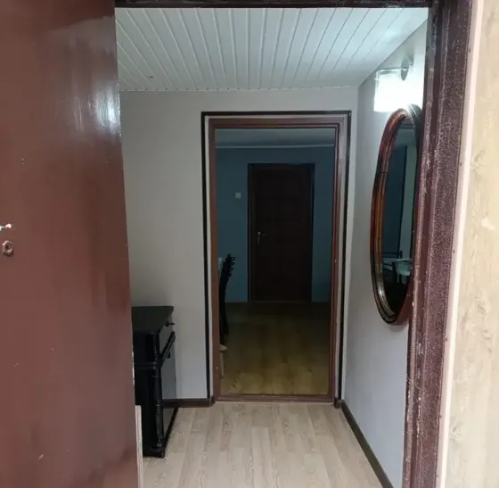 ქირავდება 2 ოთახიანი ბინა 40მ² 1/2 სართ თბილისი