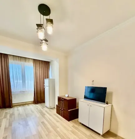 ქირავდება 2 ოთახიანი ბინა 55მ² 11/11 სართ თბილისი