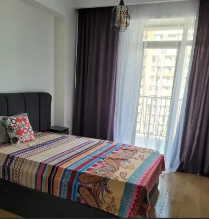 ქირავდება 2 ოთახიანი ბინა 70მ² 1/9 სართ თბილისი