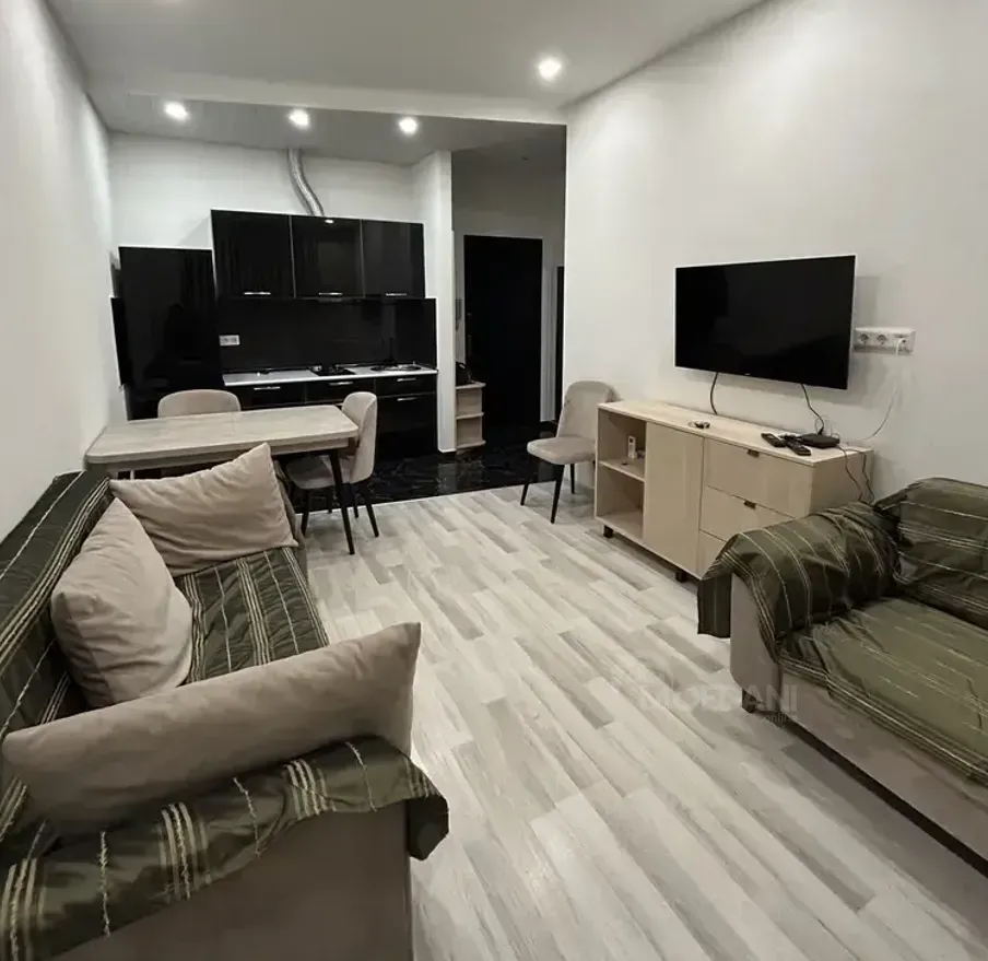 ქირავდება 2 ოთახიანი ბინა 47მ² 4/10 სართ თბილისი - photo 1