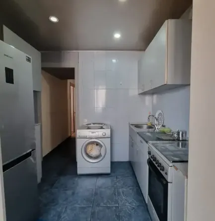 ქირავდება 2 ოთახიანი ბინა 65მ² 5/6 სართ თბილისი