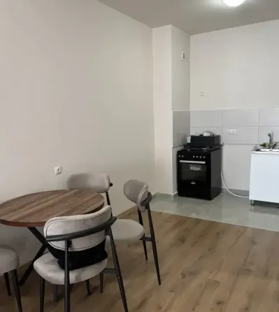 ქირავდება 2 ოთახიანი ბინა 60მ² 6/10 სართ თბილისი