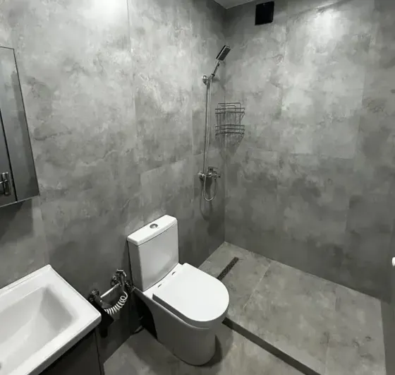 ქირავდება 2 ოთახიანი ბინა 50მ² 2/15 სართ თბილისი