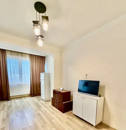 ქირავდება 2 ოთახიანი ბინა 55მ² 11/11 სართ თბილისი