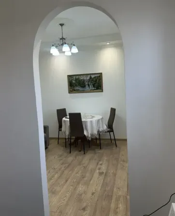 ქირავდება 2 ოთახიანი ბინა 40მ² 2/4 სართ თბილისი