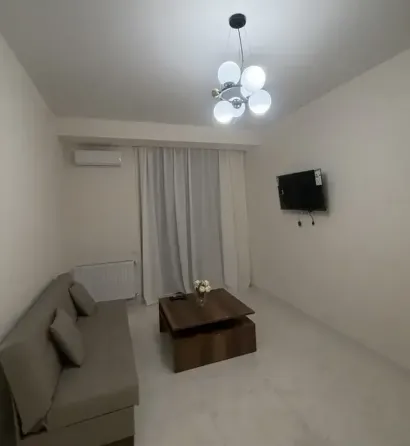 ქირავდება 2 ოთახიანი ბინა 45მ² 5/12 სართ თბილისი