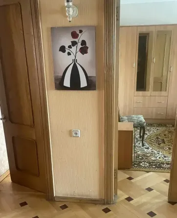 ქირავდება 3 ოთახიანი ბინა 100მ² 6/9 სართ თბილისი