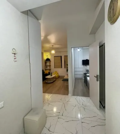 იყიდება 2 ოთახიანი ბინას 38მ² 2/9 სართ თბილისი