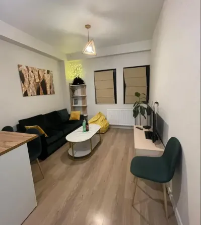 იყიდება 2 ოთახიანი ბინას 38მ² 2/9 სართ თბილისი