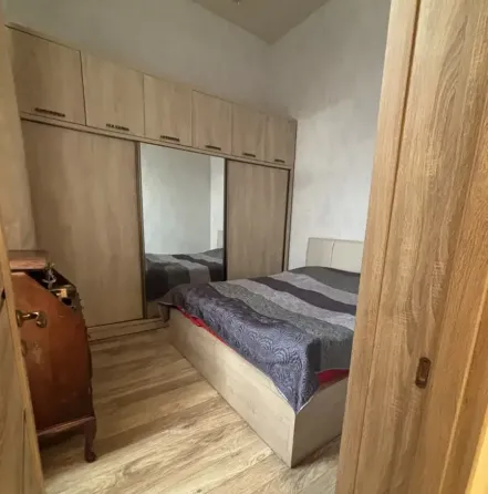 იყიდება 3 ოთახიანი ბინას 68მ² 3/3 სართ თბილისი