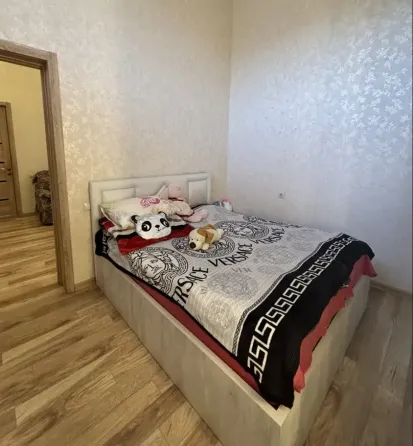 იყიდება 3 ოთახიანი ბინას 68მ² 3/3 სართ თბილისი