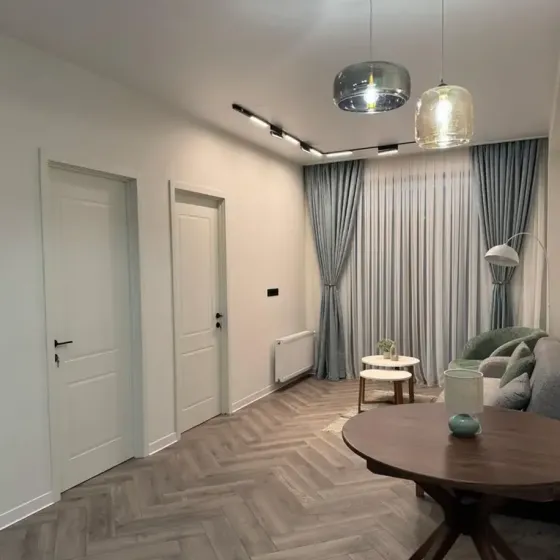 ქირავდება 3 ოთახიანი ბინა 70მ² 4/8 სართ თბილისი