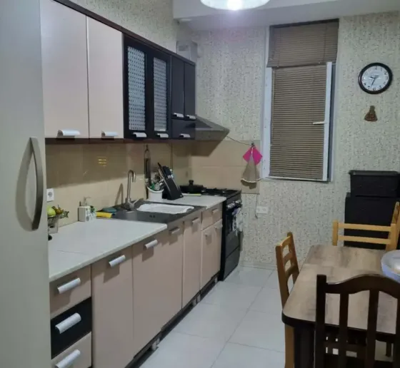 იყიდება 3 ოთახიანი ბინას 76მ² 2/9 სართ თბილისი