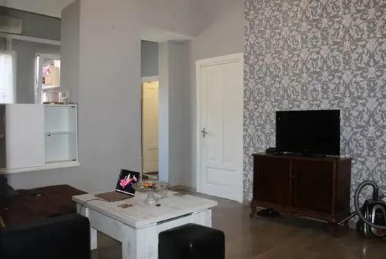 ქირავდება 3 ოთახიანი ბინა 44მ² 1/2 სართ თბილისი