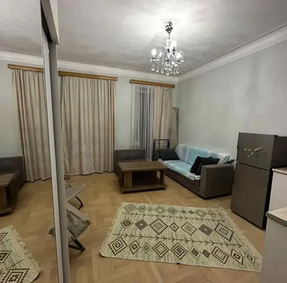 ქირავდება 2 ოთახიანი ბინა 45მ² 1/9 სართ თბილისი