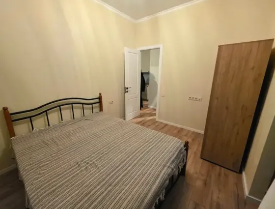 ქირავდება 2 ოთახიანი ბინა 55მ² 2/8 სართ თბილისი