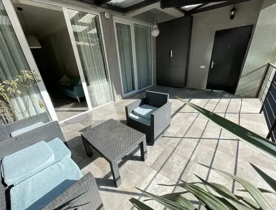 ქირავდება 2 ოთახიანი ბინა 80მ² 3/5 სართ თბილისი - photo 9