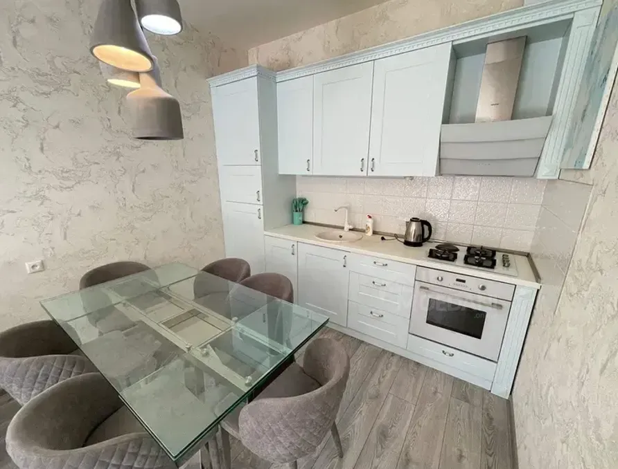 ქირავდება 2 ოთახიანი ბინა 80მ² 3/5 სართ თბილისი - photo 3