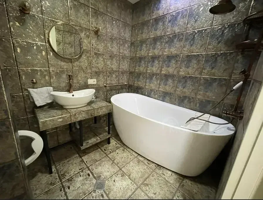 ქირავდება 2 ოთახიანი ბინა 80მ² 3/5 სართ თბილისი - photo 1