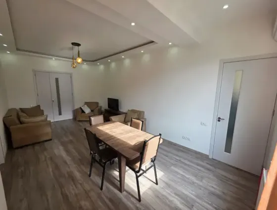 ქირავდება 3 ოთახიანი ბინა 85მ² 5/12 სართ თბილისი