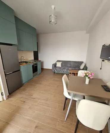 ქირავდება 2 ოთახიანი ბინა 42მ² 10/15 სართ თბილისი