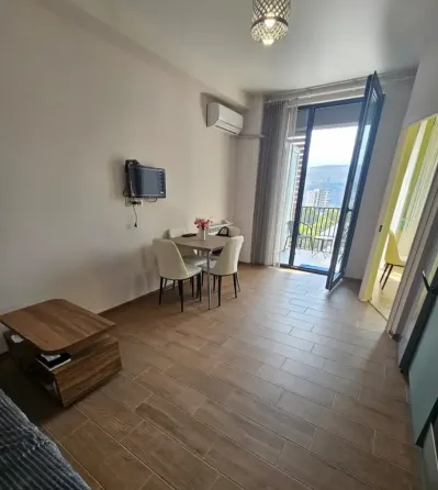 ქირავდება 2 ოთახიანი ბინა 42მ² 10/15 სართ თბილისი