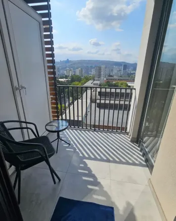 ქირავდება 2 ოთახიანი ბინა 42მ² 10/15 სართ თბილისი