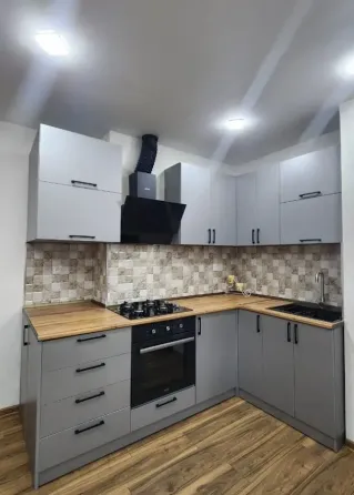 ქირავდება 2 ოთახიანი ბინა 60მ² 8/12 სართ თბილისი