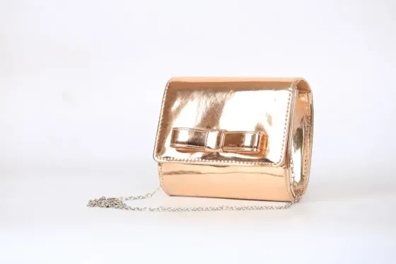 Ქალის ხელჩანთა ოქროსფერი თბილისი