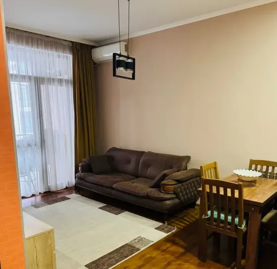 ქირავდება 2 ოთახიანი ბინა 50მ² 5/12 სართ თბილისი