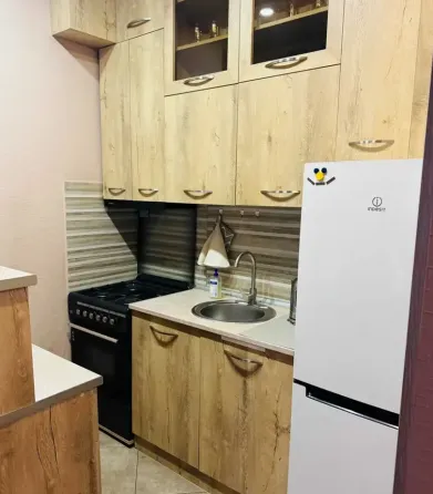 ქირავდება 2 ოთახიანი ბინა 50მ² 5/12 სართ თბილისი