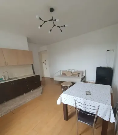 ქირავდება 2 ოთახიანი ბინა 65მ² 6/8 სართ თბილისი