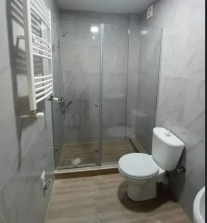 იყიდება 3 ოთახიანი ბინას 55მ² 3/5 სართ თბილისი