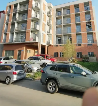 იყიდება 3 ოთახიანი ბინას 55მ² 3/5 სართ თბილისი