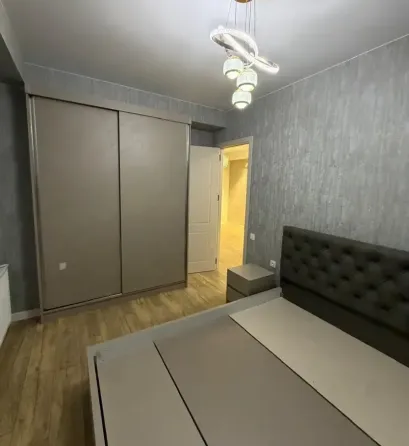 იყიდება 3 ოთახიანი ბინას 73.3მ² 14/17 სართ თბილისი