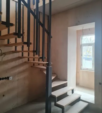 იყიდება 3 ოთახიანი ბინას 122მ² 3/4 სართ თბილისი