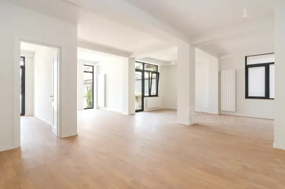 იყიდება 3 ოთახიანი ბინას 117მ² 2/4 სართ თბილისი - photo 2