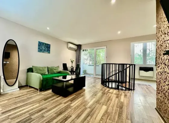 ქირავდება 2 ოთახიანი ბინა 60მ² 1/8 სართ თბილისი