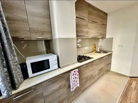 ქირავდება 2 ოთახიანი ბინა 60მ² 1/8 სართ თბილისი