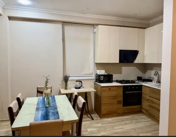 ქირავდება 3 ოთახიანი ბინა 90მ² 10/12 სართ თბილისი