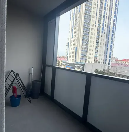 იყიდება 2 ოთახიანი ბინას 55მ² 5/43 სართ ბათუმი