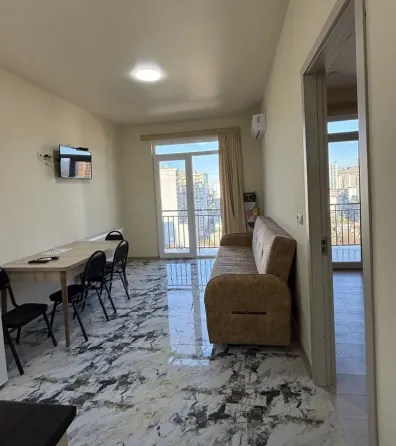 ქირავდება 3 ოთახიანი ბინა 50მ² 14/20 სართ ბათუმი